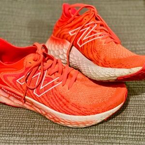 New Balance Women's 1080V11 Running Shoe Size 10